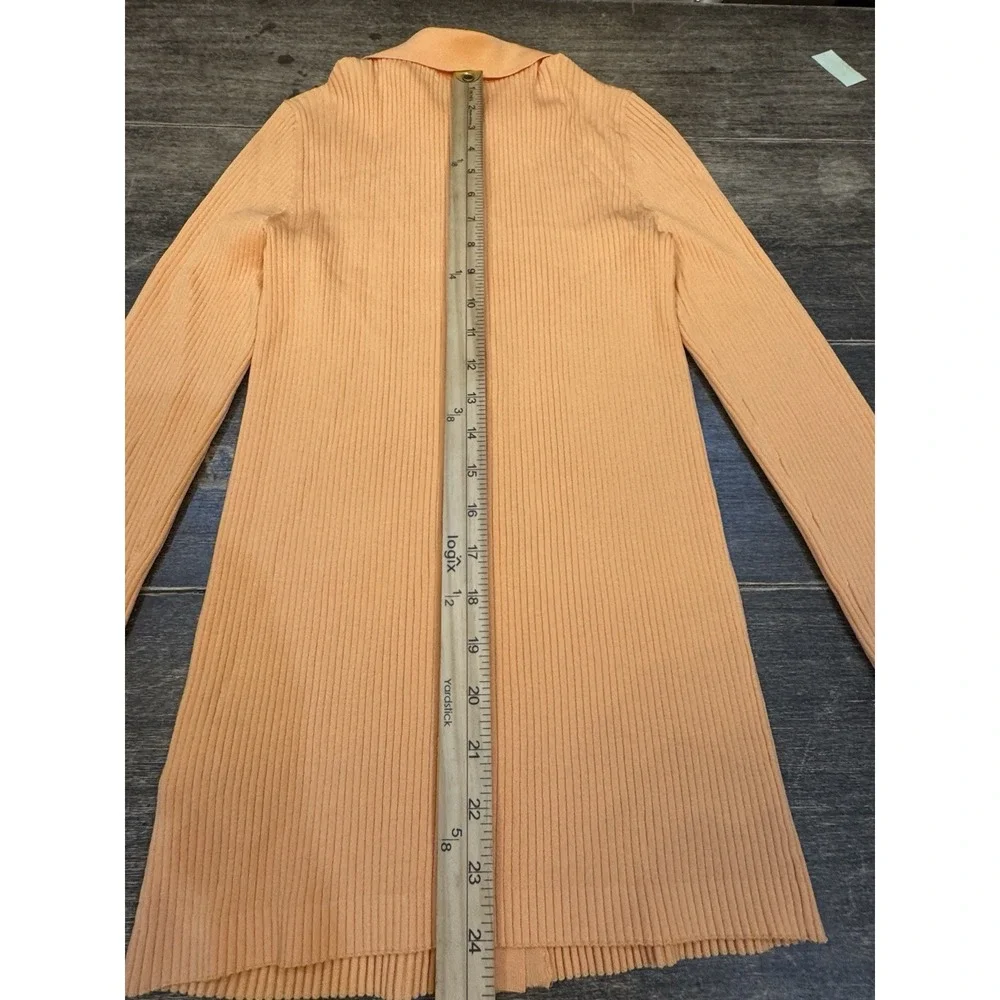Aritzia Babaton Ribbed Long Sleeve Collared Peach Button‎ Down Sculpt Stretch